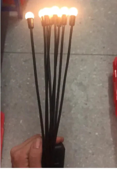 LED napelemes földbe szúrható kerti lámpa