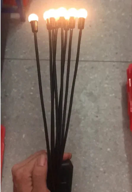 LED napelemes földbe szúrható kerti lámpa